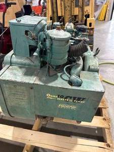 lot 7 image: Onan 10cw Motor (extra motor for lot #6)