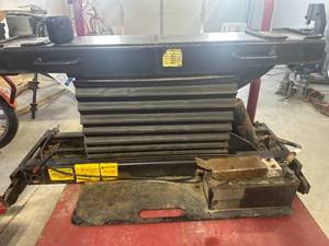 lot 9 image: 6000lb Rotary Lift Rolling Jack RJ6000 $3600 Retail