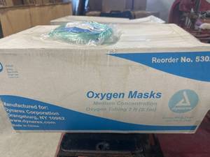 lot 15 image: Case of 50 Oxygen Masks