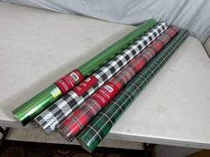 lot 116 image: 4 New Rolls of Holiday Wrapping Paper  Gift Wrap
