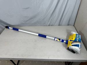 lot 129 image: New Telescoping Flow Through Hose Wash Brush