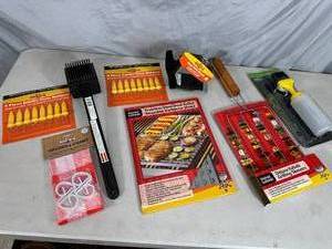 lot 189 image: New BBQ Accessories
