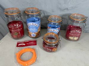 lot 195 image: New Kilner Clip-Top Jars with Extra Seals