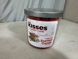 lot 219 image: New Hersheys Kisses Candy Cane Candle - 3 Wick