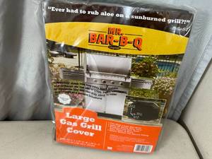 lot 234 image: New Large Gas Grill Cover
