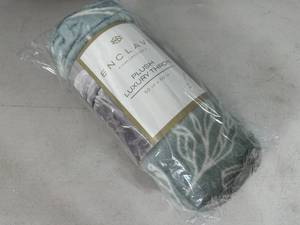 lot 267 image: New Plush Luxury Throw Blanket