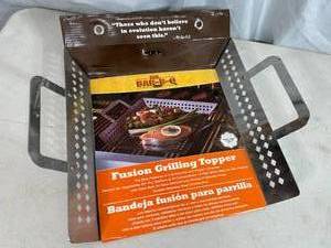 lot 293 image: New Stainless Steel Fushion Grilling Topper