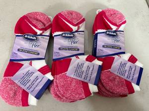 lot 297 image: 9 New Pair of Dr Scholls For Her Socks