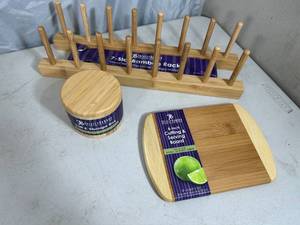 lot 320 image: New Bamboo Cutting Board, Salt and Storage Box, Dish Drying Rack