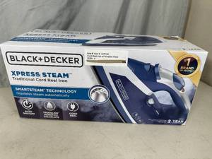 lot 13 image: New Black and Decker Xpress Steam Clothing Iron