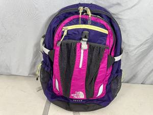 lot 21 image: The North Face Recon Backpack