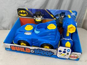 lot 58 image: New Tomy Batman Build A Buddy Toy Set