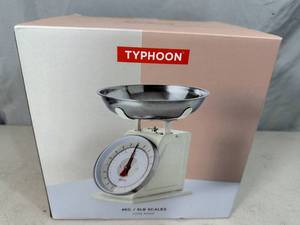 lot 69 image: New Typhoon 4kg  8 lb Scale