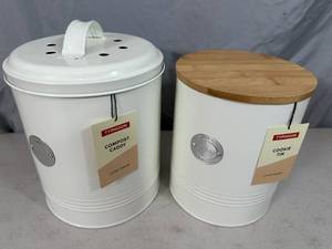 lot 74 image: New Compost Daddy and Cookie Tin
