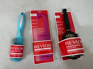 lot 87 image: 3 New Revlon Hair Brush  Combs