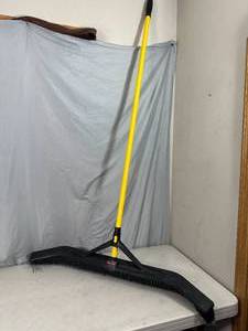 lot 106 image: New Rubbermaid Maximizer Commercial Broom