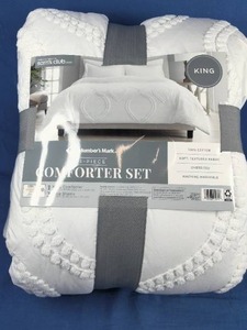lot 100 image: New 3 Piece Comforter Set King Size