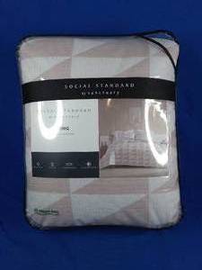 lot 144 image: New Social Standard by Sanctuary Geometric Comforter Set. King Size