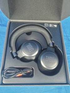 lot 192 image: JBL Live 660NC Wireless Noise-Cancelling Over-the-Ear Headphones - Black