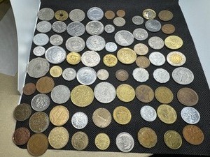 lot 80 image: 73 Mixed Foreign Coins