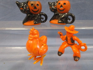 lot 6 image: Vintage Cat Jack-o-Lanterns, Chicken Laying Eggs