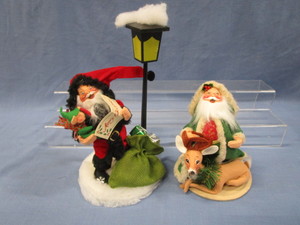 lot 31 image: Annalee Caroler & Santa