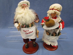 lot 44 image: Santa &  Mrs. Claus Bakers