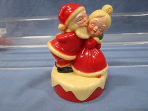 lot 63 image: The Clauses Windup Musical