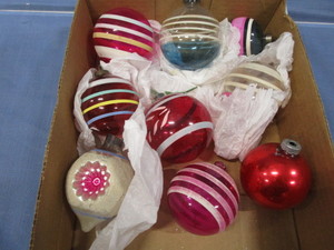 lot 79 image: Ornaments Vintage Glass Made In USA