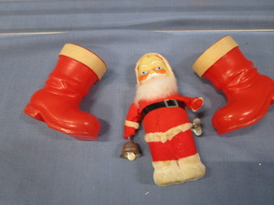 lot 98 image: Vintage Windup Santa & Two Boots