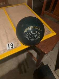 lot 19 image: packer bowling ball