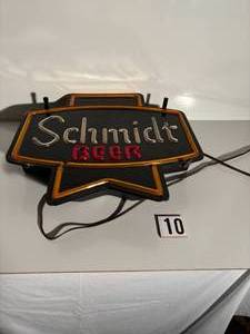 lot 10 image: Schmidt Lighted Beer Sign