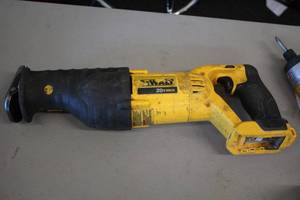 lot 14 image: DeWalt 20V Reciprocating Saw DCS380