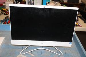 lot 113 image: HP 22 All-In-One PC TPC-Q045-22