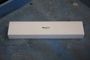 lot 115 image: Apple Series 3 38mm Case Aluminum Silver White Sport Band Wrist Watch (New)