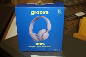 lot 119 image: Onn Groove Bluetooth Wireless On-Ear Headphones (New)