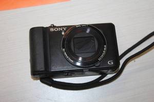 lot 134A image: Sony Cyber-shot HD Exmor 16.2MP Digital Camera