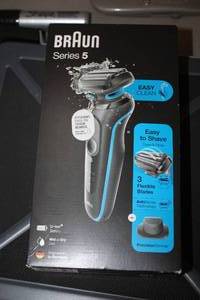 lot 143 image: Braun Shaver (New)