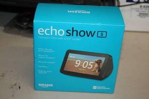 lot 136 image: Echo Show 5 (New)