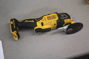 lot 20 image: DeWalt 20V Cordless Oscillating Multi-Tool DCS356
