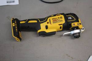 lot 21 image: DeWalt 20V Cordless Oscillating Multi-Tool DCS355 (New )