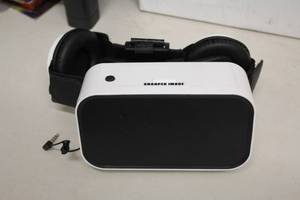 lot 142 image: Sharper Image 3D Goggles