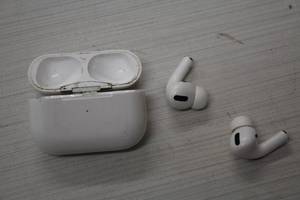 lot 131 image: Ear Buds with Charger Case