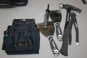 lot 31 image: Lot of (6) Husky Assorted Hand Tools - Scrapers, Hammer, Pliers, Screwdriver with Pouch