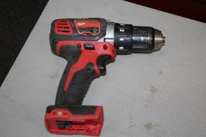 lot 25 image: Milwaukee 12 (13mm) 18V DrillDriver 2606-20