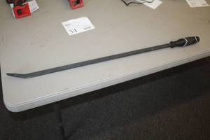 lot 34 image: Husky 30 Pry Bar
