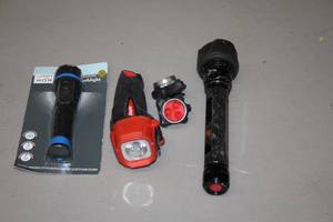 lot 36 image: Lot of (5) Assorted Flashlights
