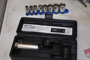 lot 44 image: Evertough Oxygen Sensor Wrench Set and Pittsburgh 8pc Socket Set with Socket Holder