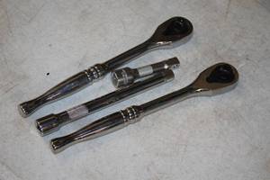 lot 49 image: (2) 38 drive Ratchets and (2) 38 drive Extensions