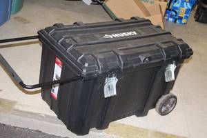 lot 11 image: Husky Rolling Storage Bin